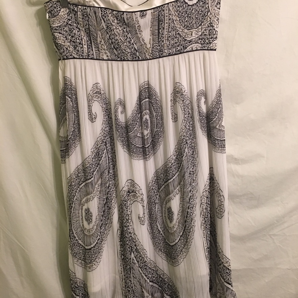 Dress - Picture 3 of 5